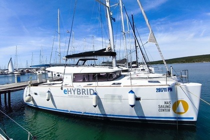 Location Catamaran Lagoon-Bénéteau Lagoon 400 S2 - 4 + 2 cab. Punat