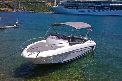 Charter Motorboat BENETEAU Flyer 650 Sun Deck Dubrovnik