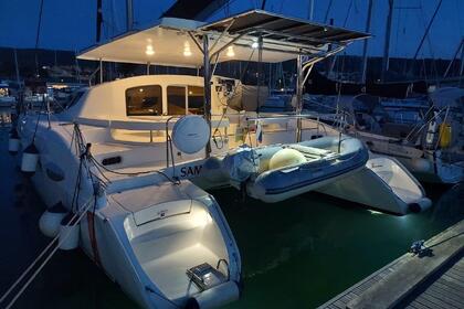 Charter Catamaran Fountaine Pajot Lavezzi 40 Izola