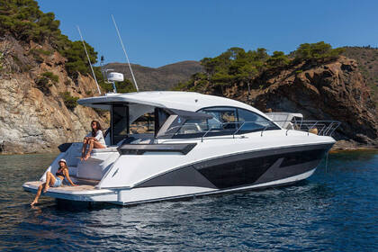 Charter Motorboat Beneteau Gran Turismo 45 Juan les Pins