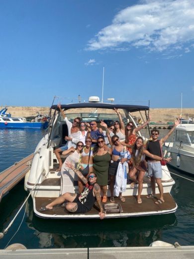 L'Ametlla de Mar Motorboat Sea Ray 450 Sundancer alt tag text