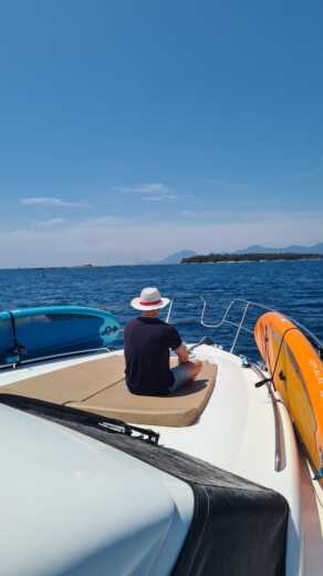 Cannes Motor Yacht PRINCESS 42 FLY alt tag text