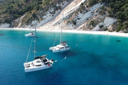 Verhuur Catamaran  Lagoon 450  Flybridge Corfu