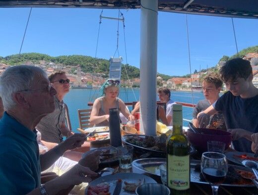 Omiš Motorboat Vintage Cruiser Lady Lola alt tag text