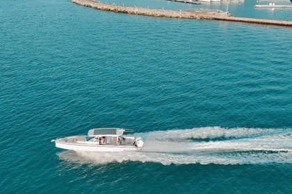 Rental Motorboat Axopar 37 Marigot