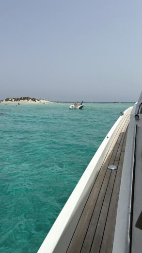 Ibiza Motorboat Sealine Sport 12 metres alt tag text