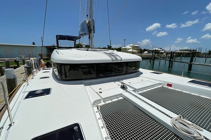 Charter Catamaran Lagoon-Bénéteau Lagoon 40 - 4 + 2 cab  Tortola