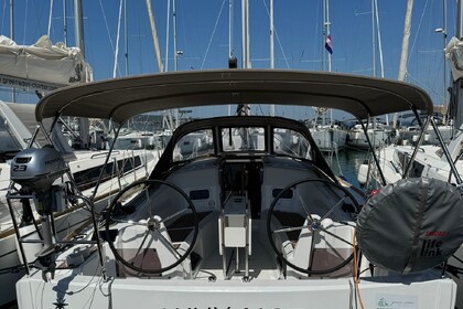 Noleggio Barca a vela Jeanneau Sun Odyssey 349 Zaravecchia