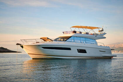 Alquiler Yate Jeanneau Prestige 550 Fly Primošten