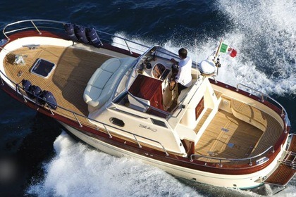 Charter Motorboat Fratelli Aprea Gozzo Sorrentino Castellammare di Stabia