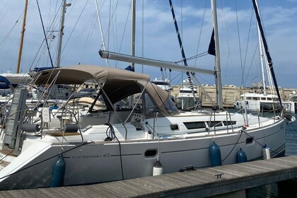 Hire Sailboat Jeanneau Sun Odyssey 45 Castellammare di Stabia