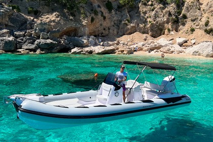 Miete RIB Ranieri Cayman 26 Sport Baunei