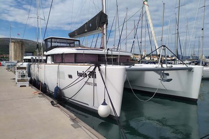 Charter Catamaran Lagoon Lagoon 450 Sport Trogir