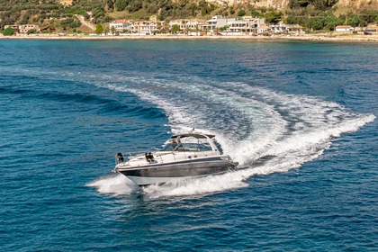 Noleggio Yacht Sea Ray Sunduncer 410 San Nicolò