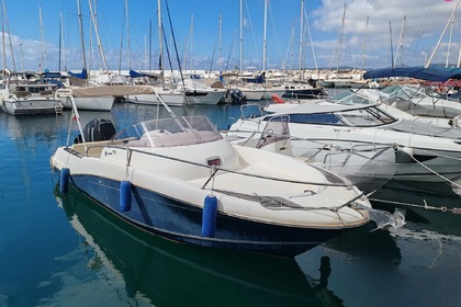 Hire Motorboat Jeanneau Cap Camarat 7.5wa Saint-Raphaël