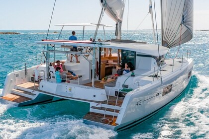 Charter Catamaran LAGOON 42 Le Marin