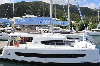 Location Catamaran Catana Group Bali 4.4 - 4 + 1 cab. Tortola