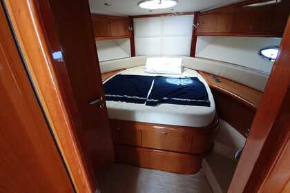 Hire Motorboat Sunseeker 46 Tropea