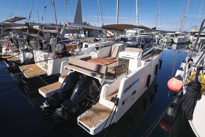 Rental Motorboat NUVA YACHTS M9 Biograd na Moru