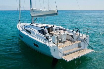 Rental Sailboat  Oceanis 40.1  Nea Peramos