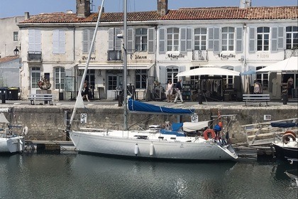 Hire Sailboat Dufour 35 classic Sarzeau