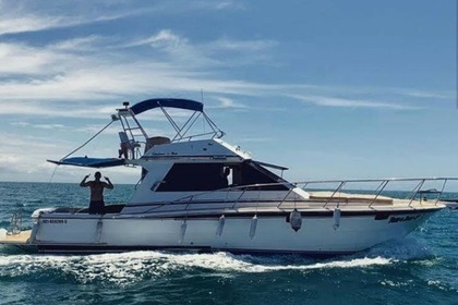 Aluguel Iate a motor Mares Diversão Armação dos Búzios