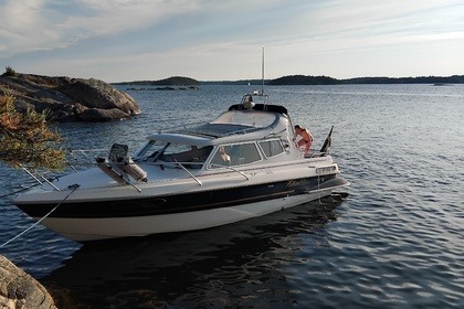 Hyra båt Motorbåt Bella Falcon Fantino 26 Vaxholm
