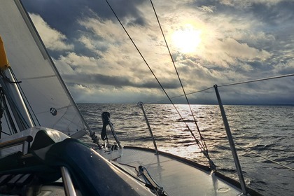 Hire Sailboat Beneteau First 27.7 Arzal