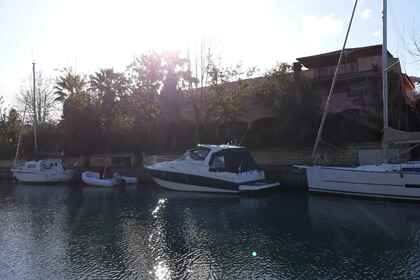 Location Bateau à moteur CRANCHI ZAFFIRO 32 Îles Éoliennes