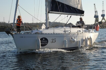 Charter Sailboat DUFOUR 36 Classic Courseulles-sur-Mer