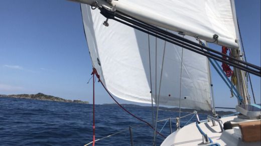 La Seyne-sur-Mer Sailboat Jeanneau Poker Dinette alt tag text