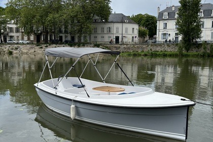 Hire Boat without licence  Île-de-France Seine Melun