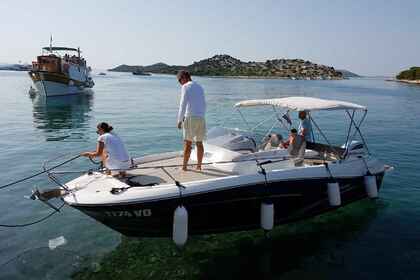 Hire Motorboat JEANNEAU Cap Camarat 7.5 WA serie 2 Tribunj