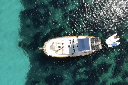 Alquiler Lancha Menorquin 150 FLY BRIDGE Cala Galdana