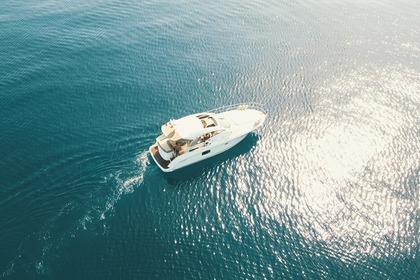 Rental Motorboat JEANNEAU 390s Antibes