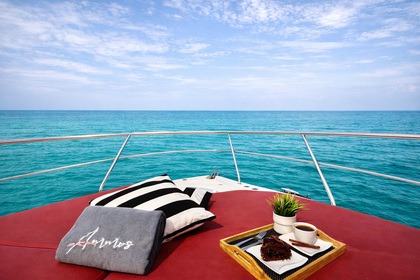 Hire Motor yacht Cruiser Fly 47ft Dubai Marina