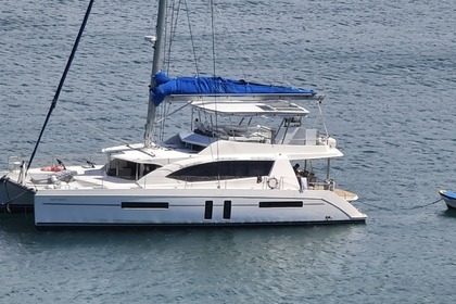 Charter Catamaran Robertson and Caine Leopard 58 Coron
