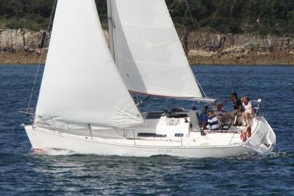 Hire Sailboat Jeanneau Sun fast 32 Larmor-Plage