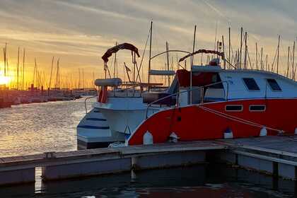 Hire Motorboat AB Marine Catamaran Eclipse La Rochelle