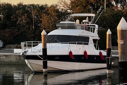 Noleggio Yacht a motore Jeanneau Yarding yacht 42 fly Roma