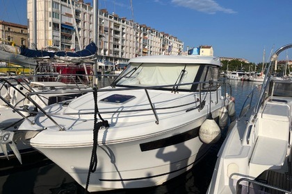 Charter Motorboat Jeanneau Merry fisher Toulon
