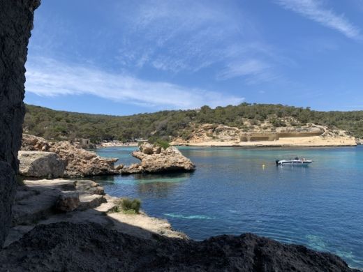 Cala Nova Motorboat Bavaria 29 sport DC alt tag text