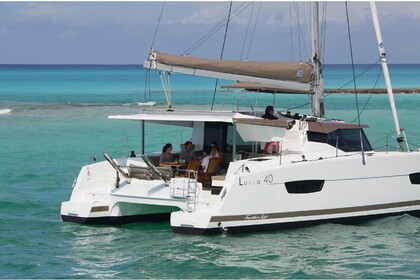 Verhuur Catamaran FOUNTAINE PAJOT Lucia 40 owner version Pula