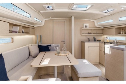 Hire Sailboat Beneteau Oceanis 40.1 Athens