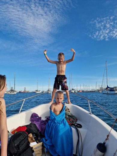 Лас-Пальмас-де-Гран-Канария Motorboat Quicksilver 440 alt tag text