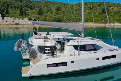 Charter Catamaran Leopard Leopard 45 - 3 + 1 cab. Trogir