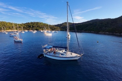 Hire Sailboat Jouet 1040 MS Hyères