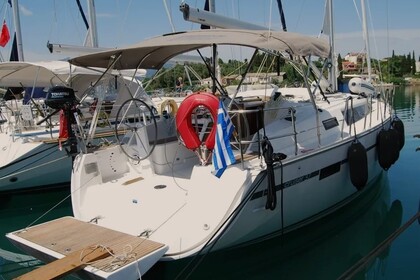 Hire Sailboat Bavaria 37 Cruiser Alimos Marina