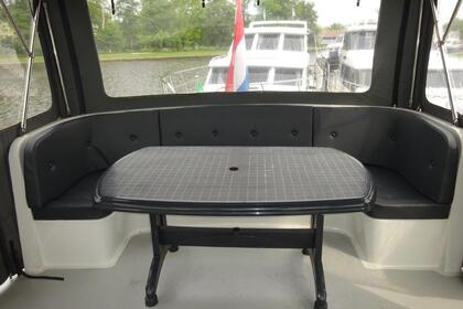 Hire Houseboat Mariska Elite Bonito 1500 Jirnsum