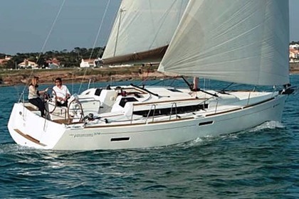 Noleggio Barca a vela JEANNEAU 379 Porto Grande